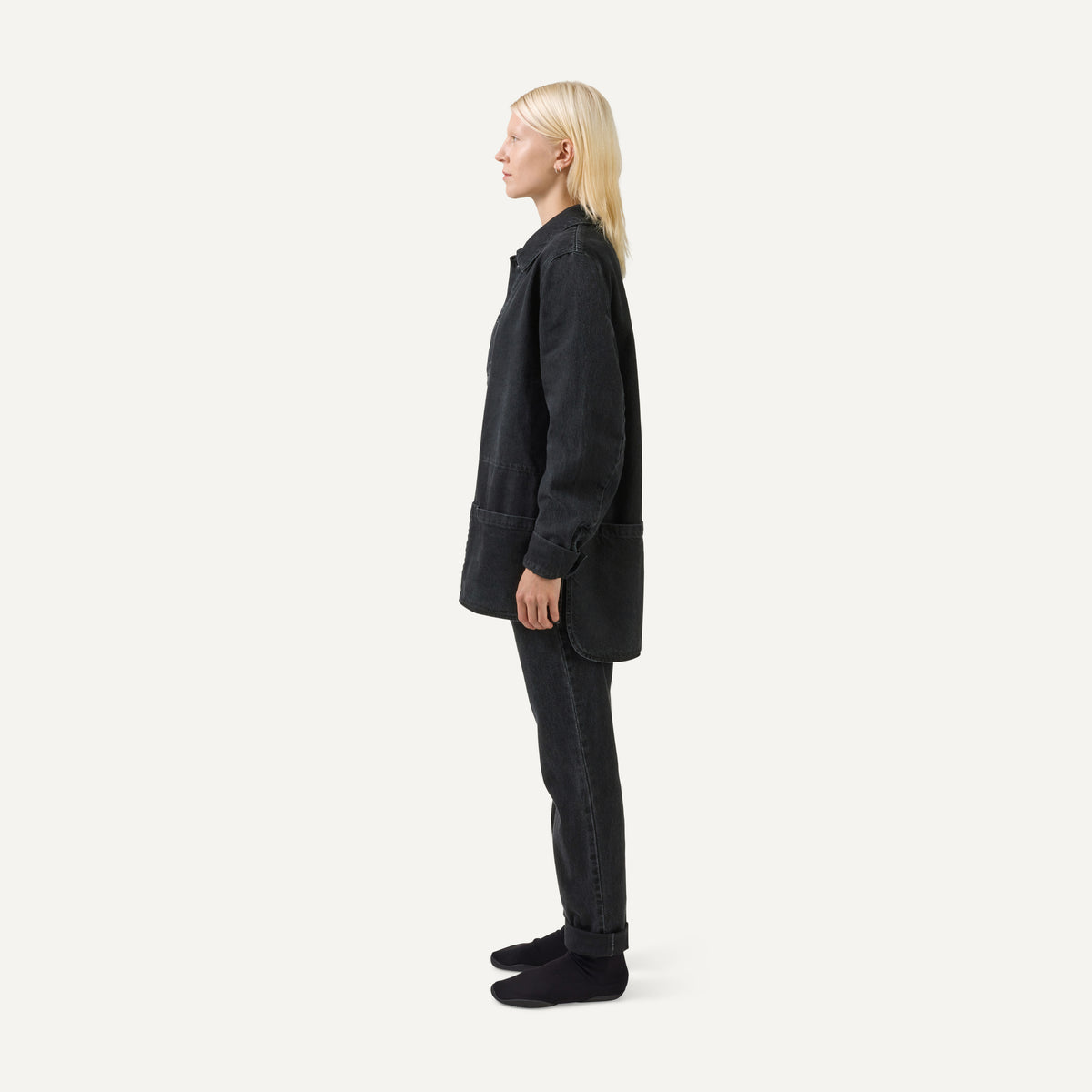 Nomen Nescio 320 Worker Denim Jacket washed black – model side view
